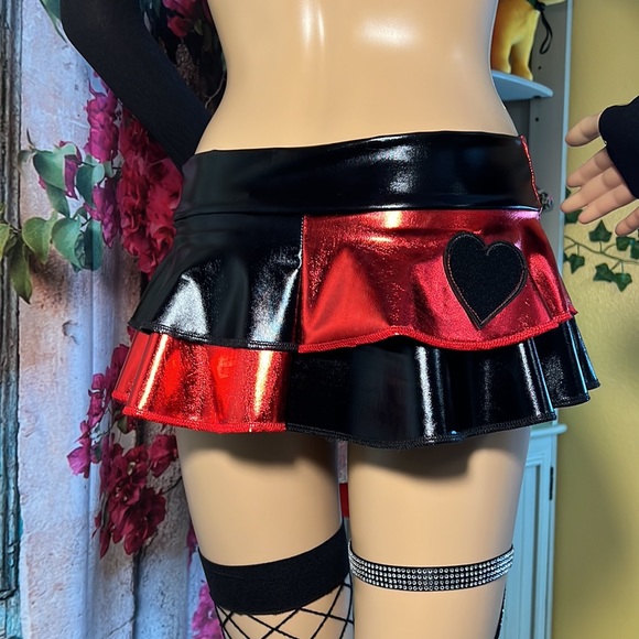 Queen of Hearts Rave mini skirt - Picture 2 of 14